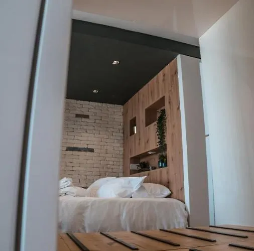 Cosea Living: Seaside Deluxe In Harbour 107b *