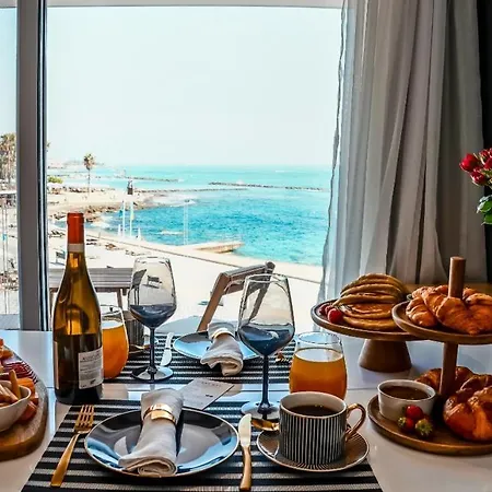 Cosea Living: Seaside Deluxe In Harbour 107b