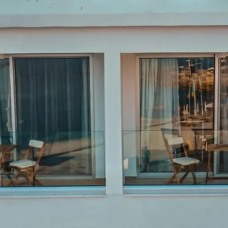 Cosea Living: Seaside Deluxe In Harbour 107b *